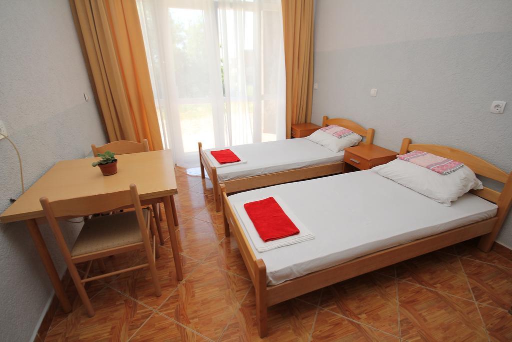 Dea Apartman Bar
